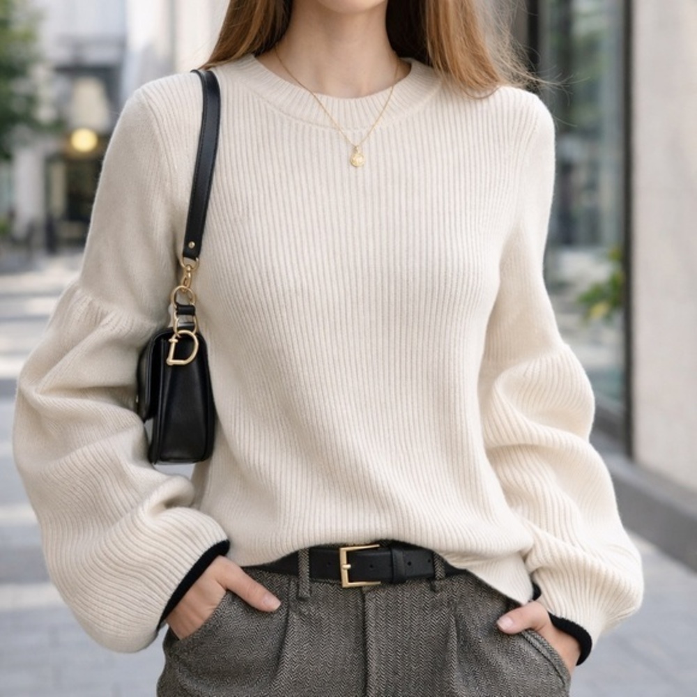 Neiman Marcus Cashmere Ivory Ribbed Crewneck Long Sleeve Sweater M
